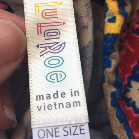 NEW-LULAROE Leggings with Unique Print-OS - Picture 2 of 3